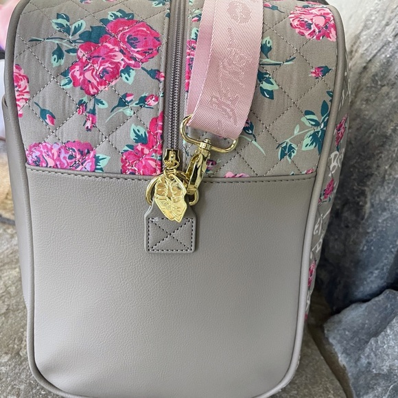 New Betsy Johnson Weekender Floral Travel Bag - Picture 5 of 5